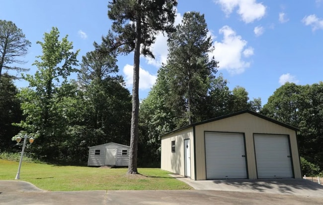 Building Photo - 2116 Harris Dr