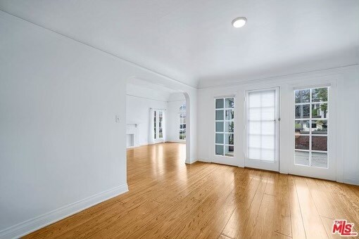 Building Photo - 1634 S Crest Dr