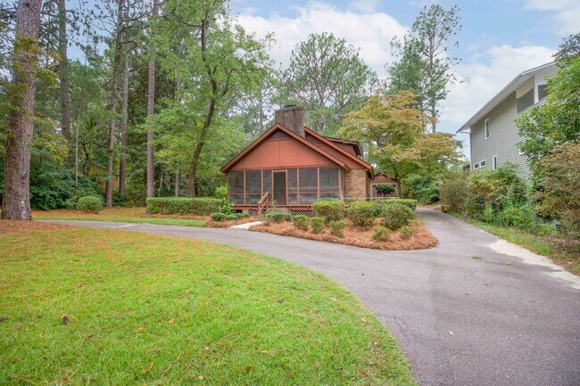 Foto del edificio - Cottage life in Southern Pines