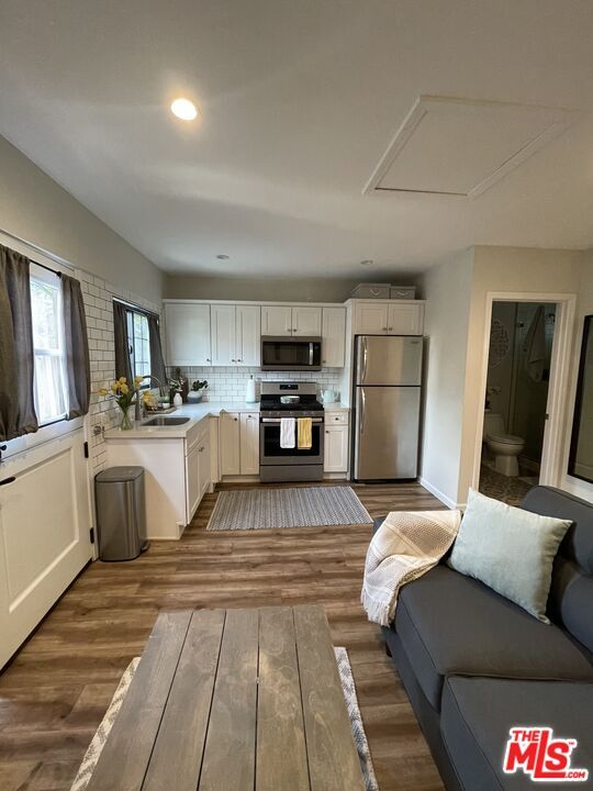 Foto del edificio - 4411 Radford Ave