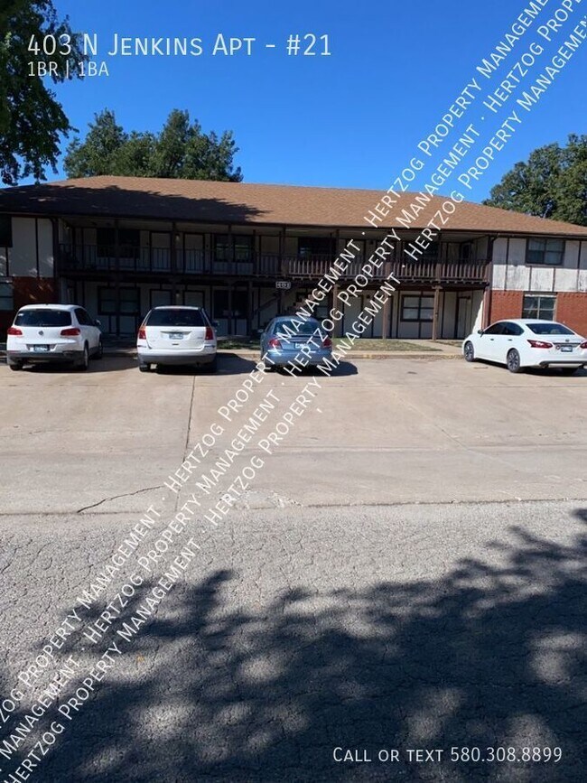 Building Photo - Newly Remodeled Apartment within Walking D...