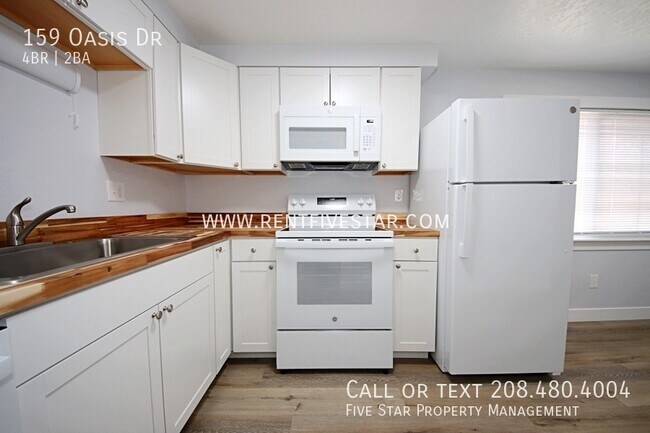 Foto del edificio - 159 Oasis Dr