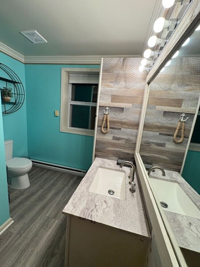 Foto del edificio - Beautiful Waterfront 1-bedroom 1- bath fur...