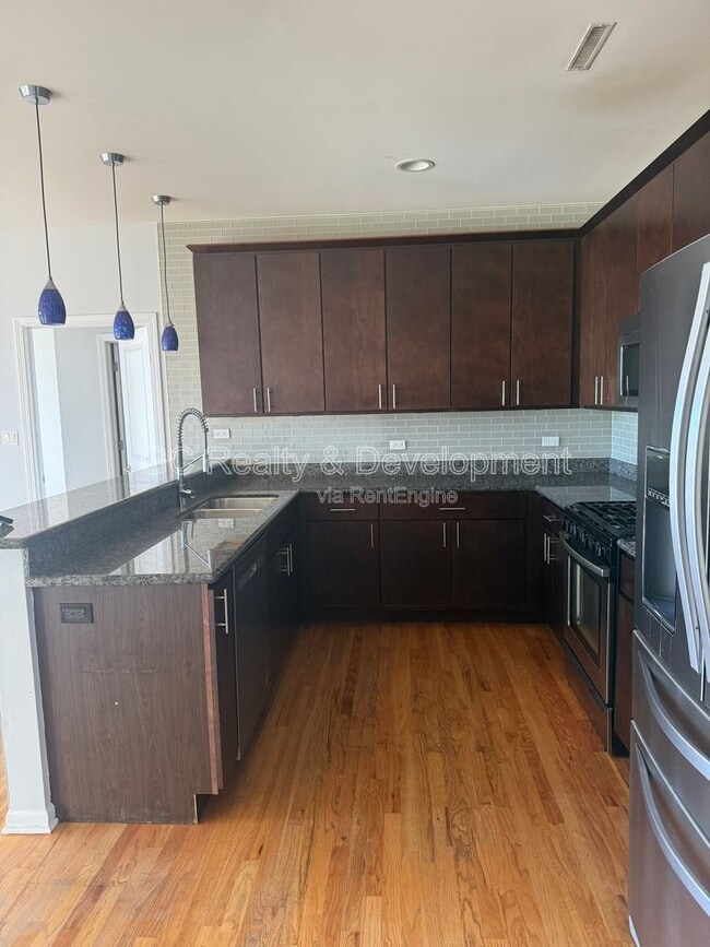 Foto del edificio - 2520 S Oakley Ave