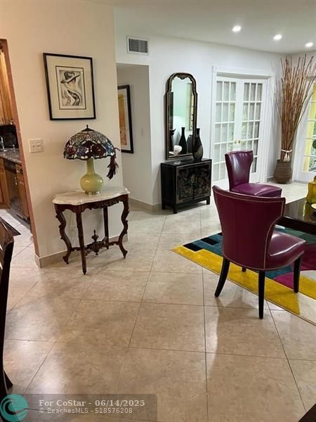 Foto del edificio - 351 NE 19th Pl