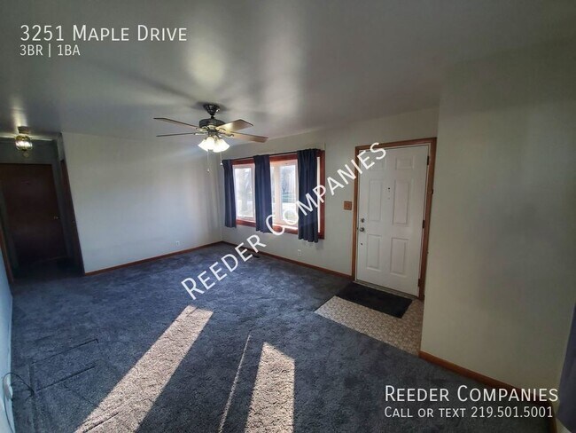 Foto del edificio - 3 bedroom house with a 2 car garage!