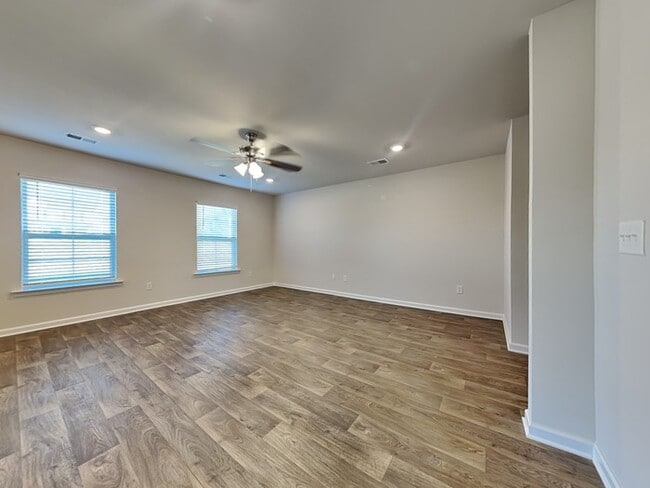 Building Photo - 437 Red Poll Wy