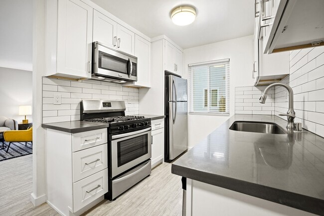 Building Photo - Kling Trio Apartments
