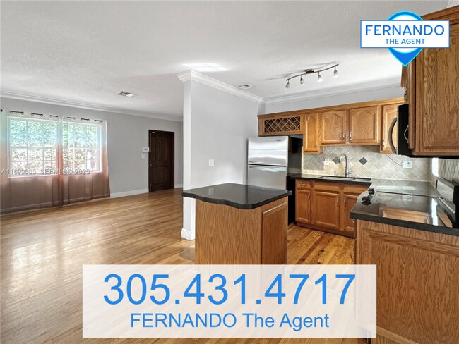 Foto del edificio - 5760 SW 10th St