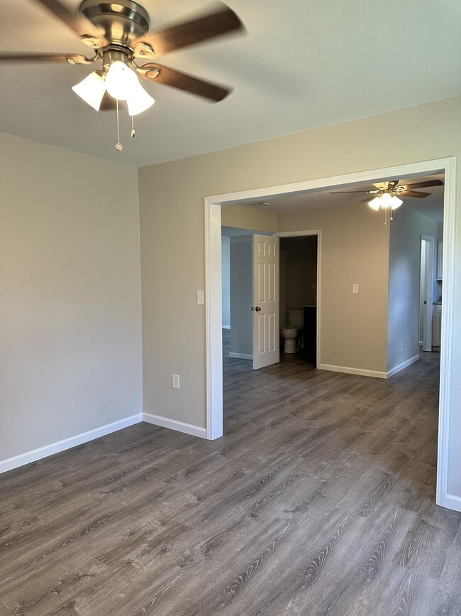 Building Photo - 707 Plankway Dr