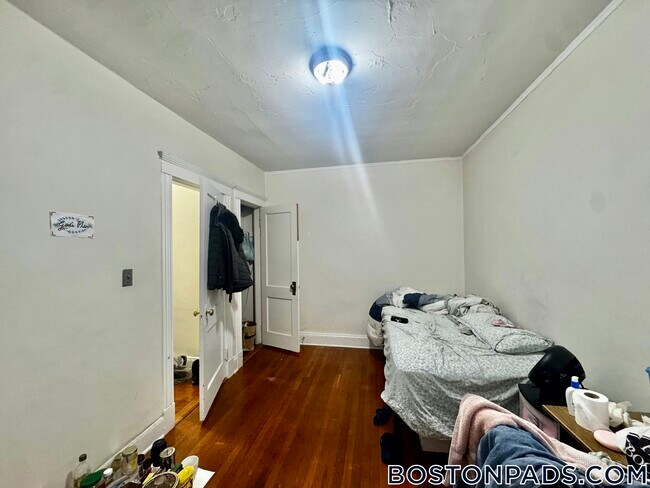 Foto del edificio - 231 Park Dr