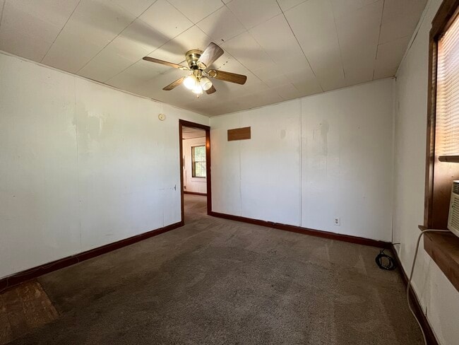 Living Room - 910 S Adams St