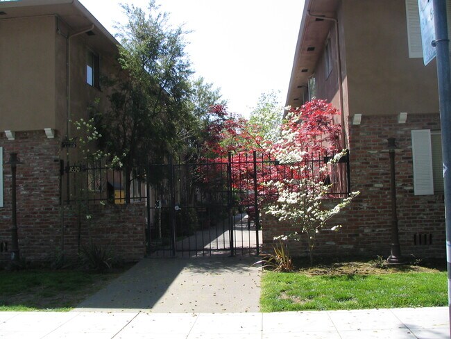 Vista de la calle - 1624 T St