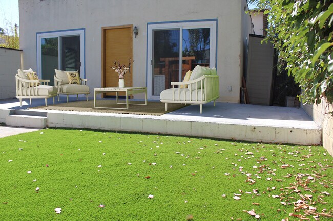 Foto del edificio - 1037 Pleasantview Ave