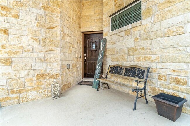 Building Photo - 8048 Bassano Dr