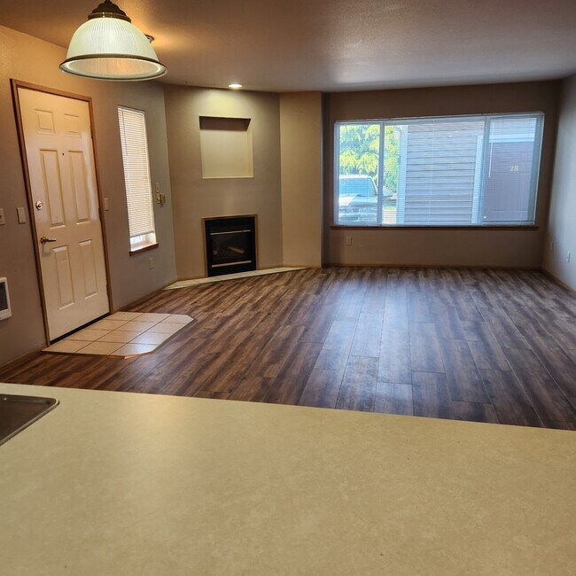 Building Photo - 3602A Michelle Ln