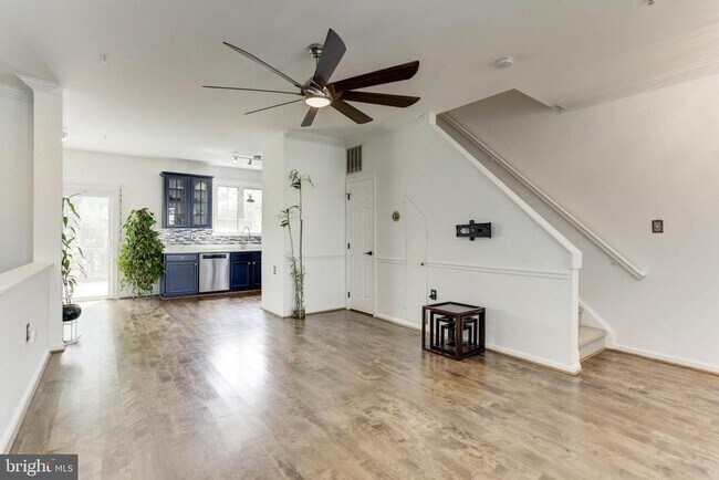 Foto del edificio - 9197 Carriage House Ln