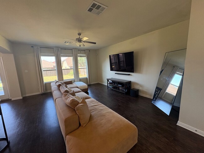 Foto del edificio - 3407 Greyfriar Dr