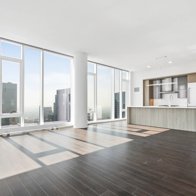Building Photo - 319 W Wolf Point Plaza