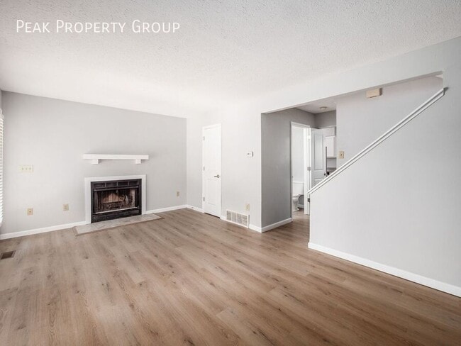 Building Photo - 3180 Griggsview Ct
