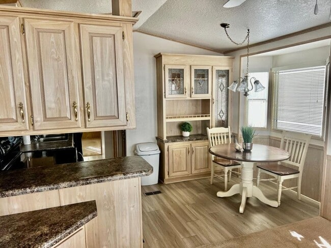 Building Photo - 55+ Community 2 Bed 1 Bath Home