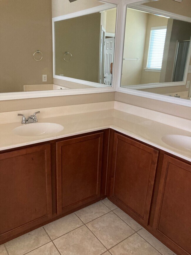 Foto del edificio - 3157 Rockwell Ln