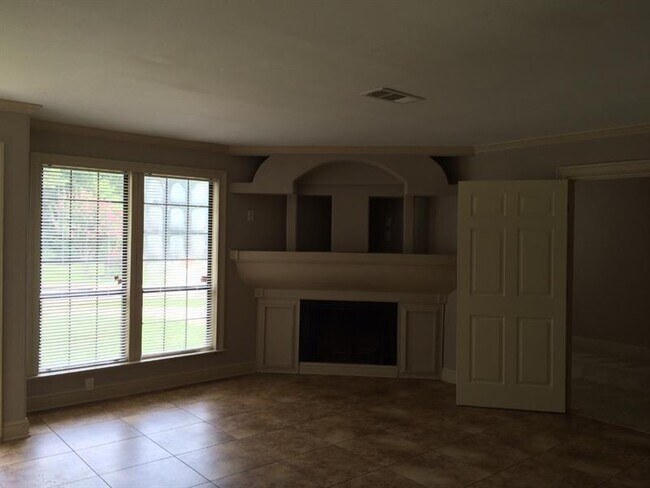 Foto del edificio - 604 Old Manor Rd NW