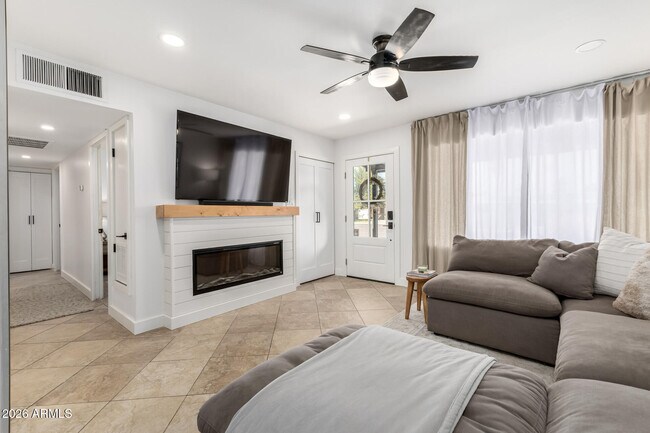 Foto del edificio - 7902 E Kimsey Ln