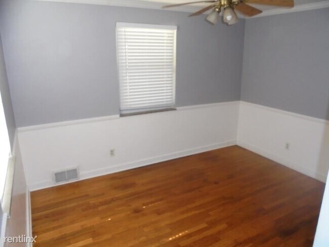 Foto del edificio - 3 br, 1 bath House - 8660 Winchester Drive
