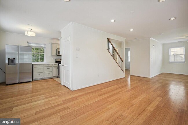 Foto del edificio - 5817 Greentree Rd