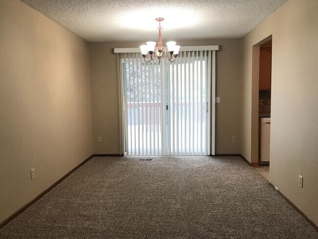 Building Photo - Brentwood Classic Home