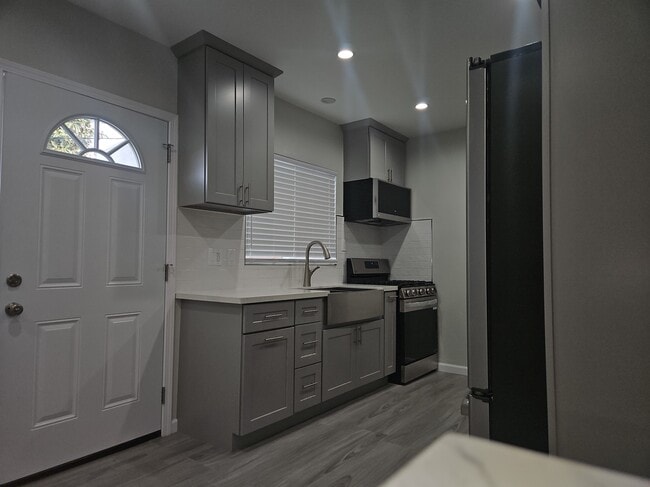 Foto del edificio - 11645 Pope Ave