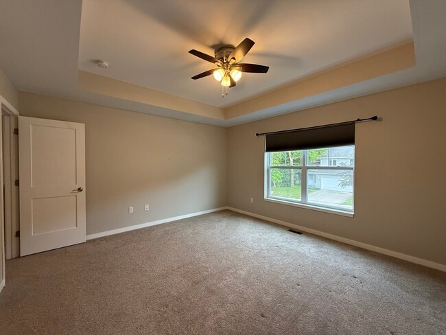 Building Photo - 1318 N Dodge St Ct