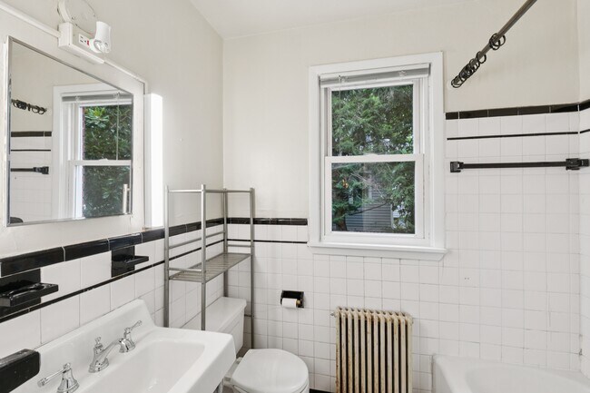 Foto del edificio - 4811 Calvert Rd