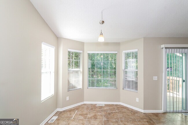 Foto del edificio - 1826 Killarney Dr SW