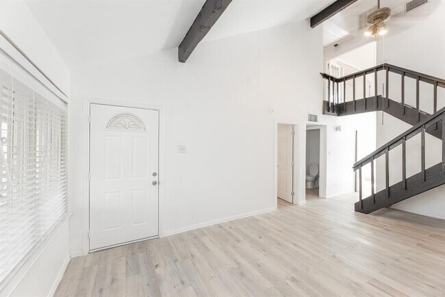 Foto del edificio - 12811 Carvel Ln