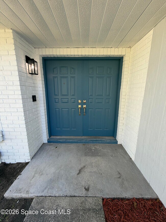 Foto del edificio - 845 Juniper Cir