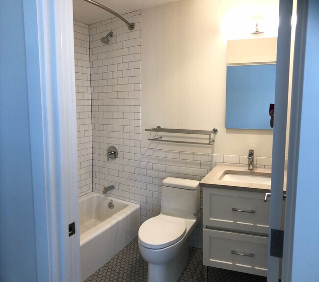 Building Photo - Cambridge Apartments