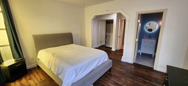 Building Photo - 11215 Almazon St
