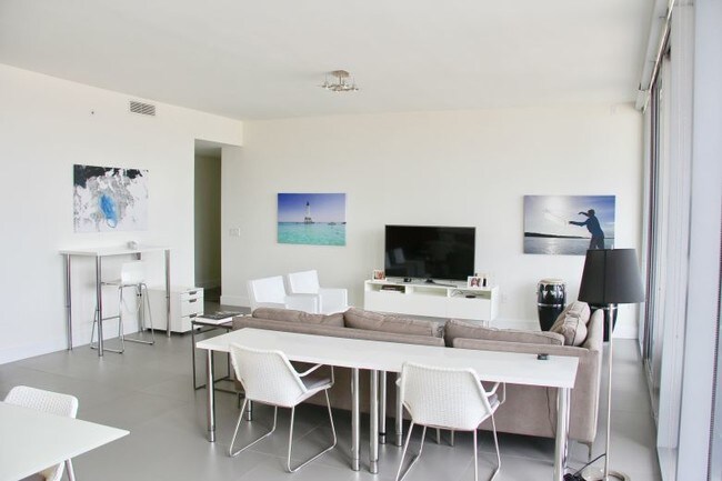 Foto del edificio - 250 NW 24th St