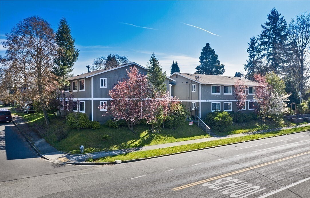 Primary Photo - 3561 S G St