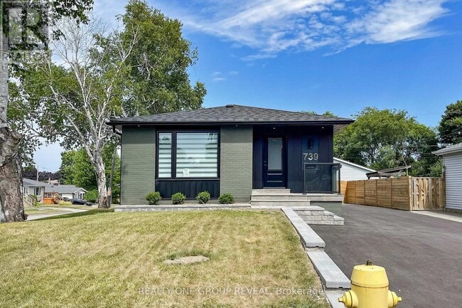 Building Photo - 739 Annland St