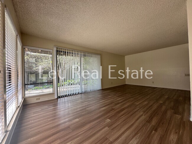 Foto del edificio - 1025 Fulton Ave