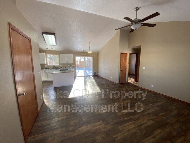 Building Photo - 8920 Torrey Ln