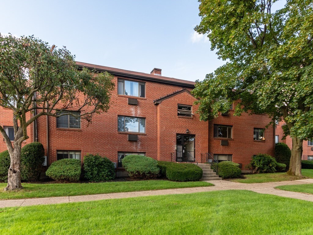 Primary Photo - 58 Charlesbank Way