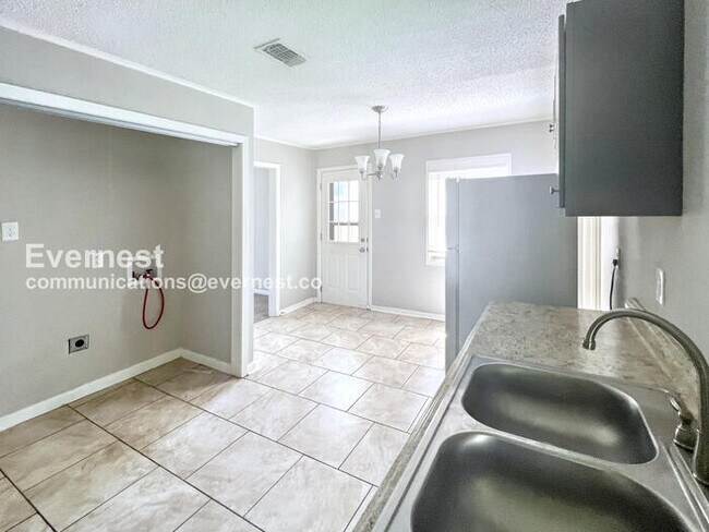 Foto del edificio - 110 Border Cir