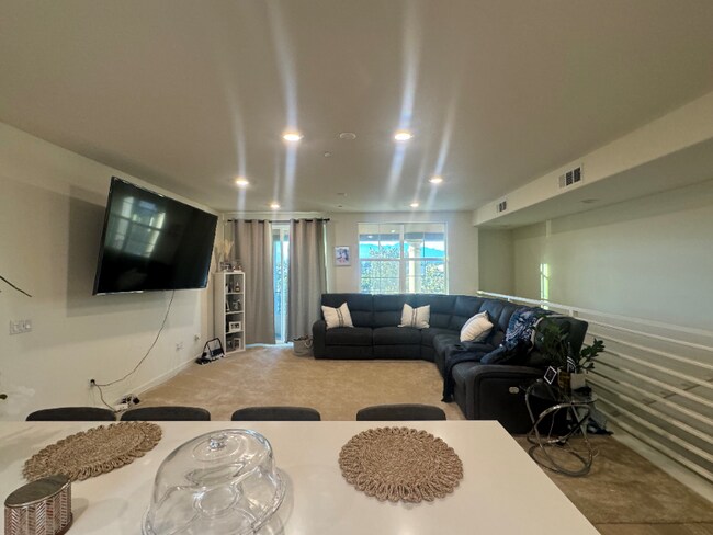 Foto del edificio - 8237 Garden Park St