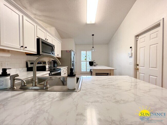 Building Photo - Beautiful 3 Bedroom home in Navarre!