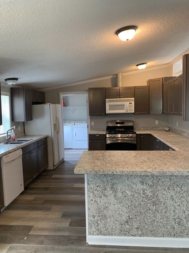 Building Photo - Enjoy Your NEW NEW NEW Home in Vanceboro