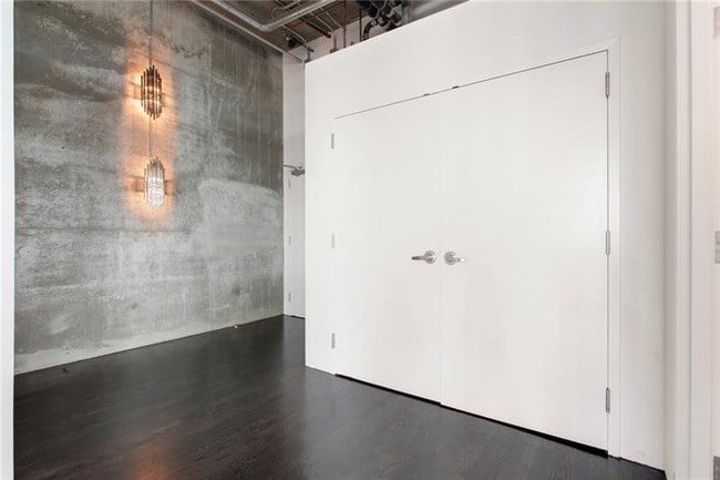Building Photo - 3180 Mathieson Dr NE